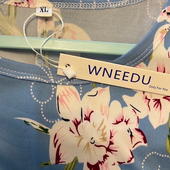 NWT short Sleeve blue floral dress with pockets - Picture 4 of 4